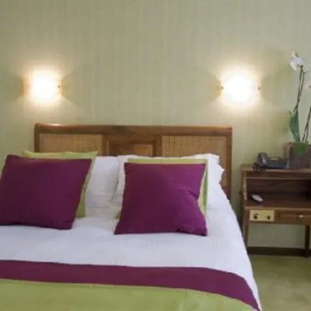 Golden Sun Hotel Atena